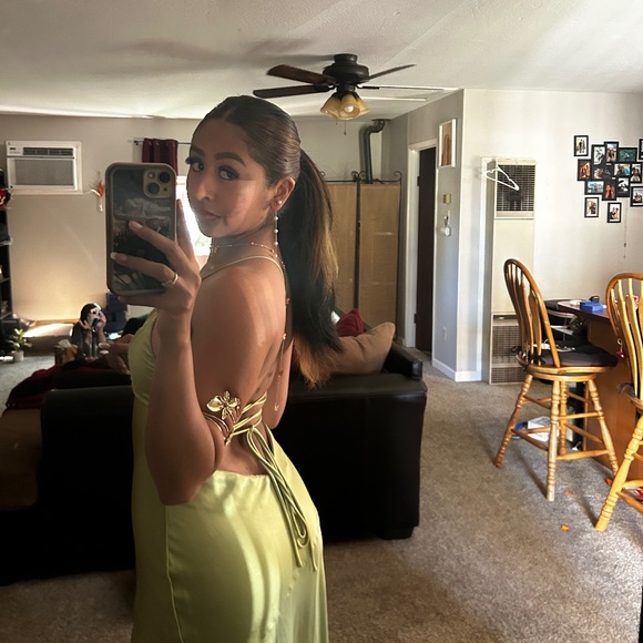 Meet your Posher, Jessica - Picture 1 of 1